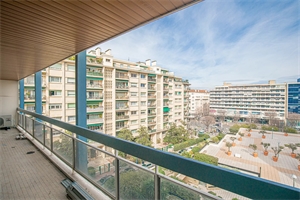appartement à la vente -   13008  MARSEILLE 8E ARRONDISSEMENT, surface 118 m2 vente appartement - APR736087